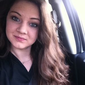 Meet your Posher, Kendra